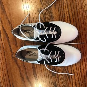 Eastland Saddle Oxford size 7 - worn once